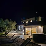 Olive Garden Paradise With Swimming Pool - New!!!