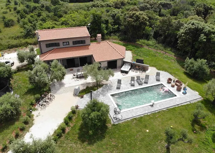 Olive Garden Paradise With Swimming Pool - New!!!